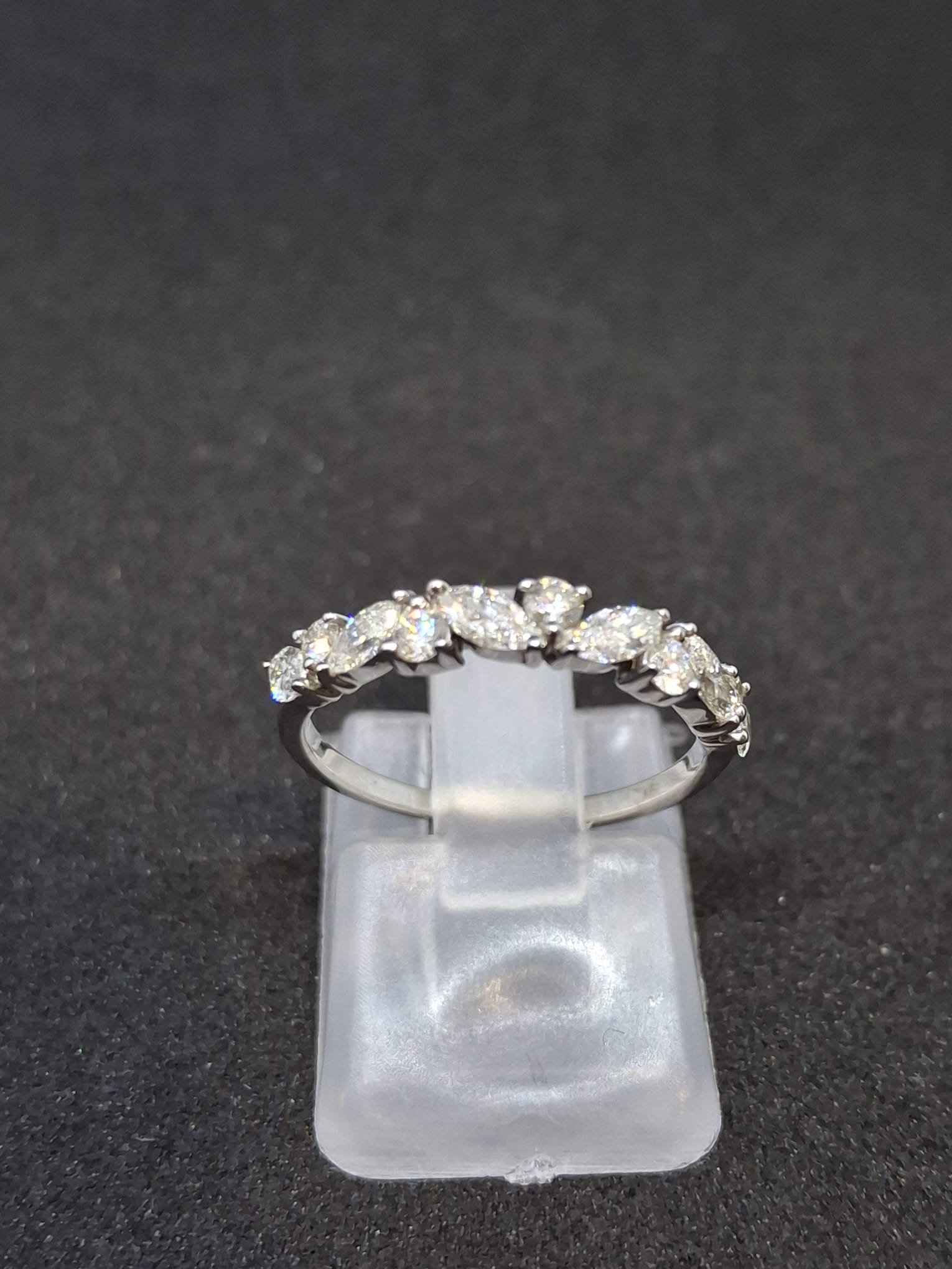Anillo diamantes marquise
